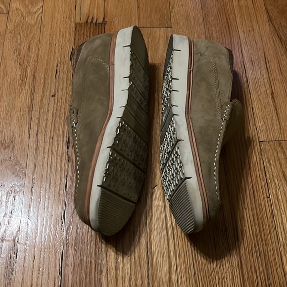Tsubo size 9 men’s taupe loafers - Picture 3 of 10